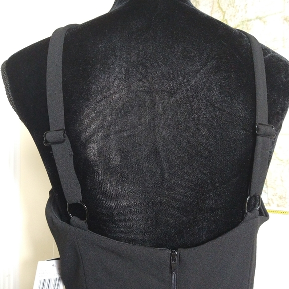 Black evening gown - Picture 4 of 7